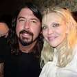 Courtney Love manda Dave Grohl "virar homem" e falar sobre relação