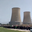 Iranianos formam corrente humana para proteger usina após ameaça de ataque dos EUA