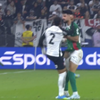 'Dá um soco': VAR 'entrega' agressão de lateral do Corinthians em clássico