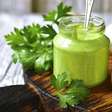 Gosta de molho verde? Veja essa receita fácil para fazer em casa
