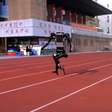 Robô chinês quebra recorde de velocidade e se aproxima da marca de Usain Bolt