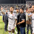 'Não farei mais isso': Neymar volta atrás após chamar torcedor de 'gordinho' e mandar 'calar a boca' em jogo do Santos