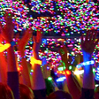 Pulseiras de LED: a popularização nos grandes shows