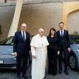 Como o Vaticano é muito mais do que apenas o Papamóvel, a Elli e a Volkswagen estão em parceria com a Santa Sé para fornecer e gerenciar sua frota de veículos