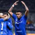 Cruzeiro vence o Grêmio no Mineirão e empurra o Corinthians para o Z-4
