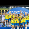Brasil segura vantagem com uma jogadora a menos, vence Canadá e é campeão da Fifa Series