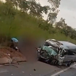 Oito pessoas morrem em acidente entre caminhonete, caminhão e van em Goiás