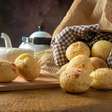 Pão de queijo fit: 6 receitas leves e fáceis para o café da tarde