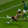 'Bate no rosto': ouça áudio do VAR sobre pênalti anulado para o Palmeiras