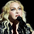 Madonna faz show surpresa nos EUA e apresenta músicas inéditas