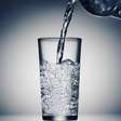 Entre física e fisiologia: o que acontece no corpo quando bebemos água gelada e quanto isso realmente influencia o peso