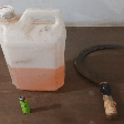Homem tenta matar os pais com foice e galão de gasolina no interior de São Paulo