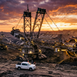 A monstruosa escavadeira alemã de 13 mil toneladas construída para devorar montanhas inteiras na extração de energia
