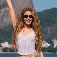 Shakira dança com o Pão de Açúcar ao fundo às vésperas de megashow em Copacabana