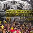 Torcidas de Corinthians e Peñarol se reúnem antes de se enfrentarem na Libertadores