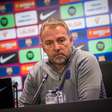 Barcelona define o futuro do técnico Hansi Flick