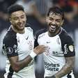 Corinthians domina, vence o Peñarol e deixa a classificação bem encaminhada na Libertadores