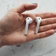 Se você tem medo da radiação dos fones Bluetooth, a ciência tem algo a te dizer sobre o verdadeiro impacto da tecnologia no seu cérebro