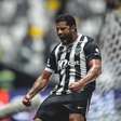 Hulk troca papel de carrasco por reforço no Fluminense