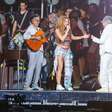 Maria Bethânia canta com Shakira em passagem de som em Copacabana