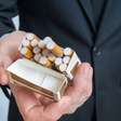 Reino Unido propõe uma geração sem tabaco: como funcionaria a proibição do cigarro para jovens