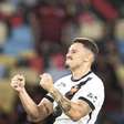 Herói do Vasco, Hugo Moura desabafa após gol de empate no clássico