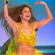 Veja como foram criados os looks dos estilistas "brasileiros" usados por Shakira no show de Copacabana.