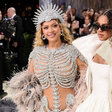 Beyoncé retorna ao Met Gala após dez anos ao lado de Blue Ivy