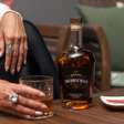 Licor de whiskey americano chega ao mercado brasileiro