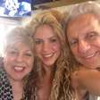 Pai de Shakira recebe alta após isquemia e se recupera em casa