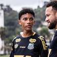 Clima de paz? Neymar e Robinho Jr dividem mesa no jantar do Santos