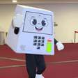 Conheça a Pilili, a nova mascote do TSE que representará a urna eletrônica nas eleições de 2026