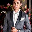 NASCAR: Carson Hocevar marca presença no Met Gala 2026