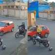 Motorista é agredido em briga de trânsito e morre após bater carro em poste em BH