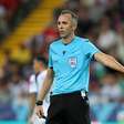Árbitro de PSG e Bayern esteve envolvido em polêmica: 'Merece ser preso'