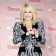 Saiba o estado de saúde de Dolly Parton após cancelamento de shows