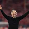 PSG empata com o Bayern em jogo com apito polêmico e vai defender título da Champions