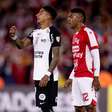 Ídolo do Corinthians critica a atuação de Jesse Lingard contra o Santa Fe: 'Anda em campo'