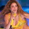 Shakira lança clipe com música da Copa do Mundo gravado no Maracanã com shorts e blusa de marca upcycling brasileira