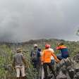Erupção de vulcão na Indonésia mata três turistas; resgate dos corpos é considerado difícil