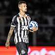 Zé Ivaldo perde espaço com Cuca e vira última opção na defesa do Santos