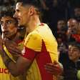 Lens vence Nantes, garante vaga na Champions e segue vivo na briga pelo título francês