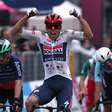 Paul Magnier vence 1ª etapa do Giro d'Italia e assume liderança