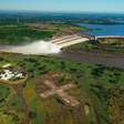 Nem usinas nucleares, nem petróleo: a megaestrutura bizarra construída pelo Brasil e Paraguai já foi a maior barragem do mundo e entrou para o Guinness ao gerar a maior quantidade de energia limpa de toda a história