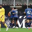 Atalanta vai até Milão, vence e complica o Milan