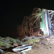 Uma pessoa morre e 39 ficam feridas após ônibus tombar em rodovia de Minas Gerais