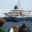 Navio de cruzeiro afetado por surto de hantavírus atraca em porto espanhol