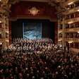 Itália celebra com 'democracia' 80 anos de reabertura do Teatro alla Scala