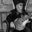 Guitarristas reverenciam legado de Carlini após morte do ícone do Rock