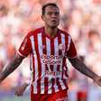 Capitão, artilheiro e ídolo, Vinícius confirma protagonismo no Náutico dentro da Série B